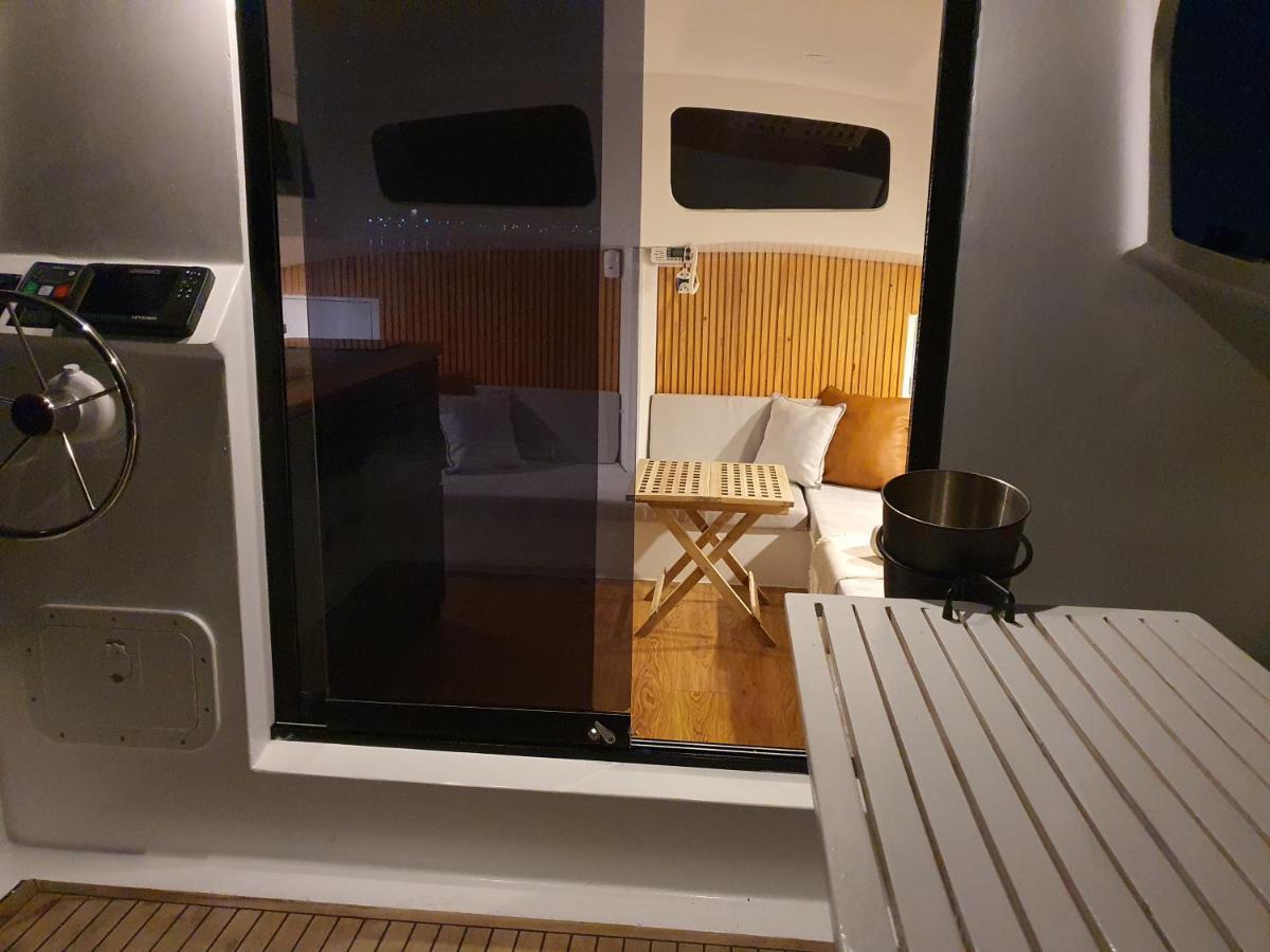 Barco Casa Catamara Sleepandboat