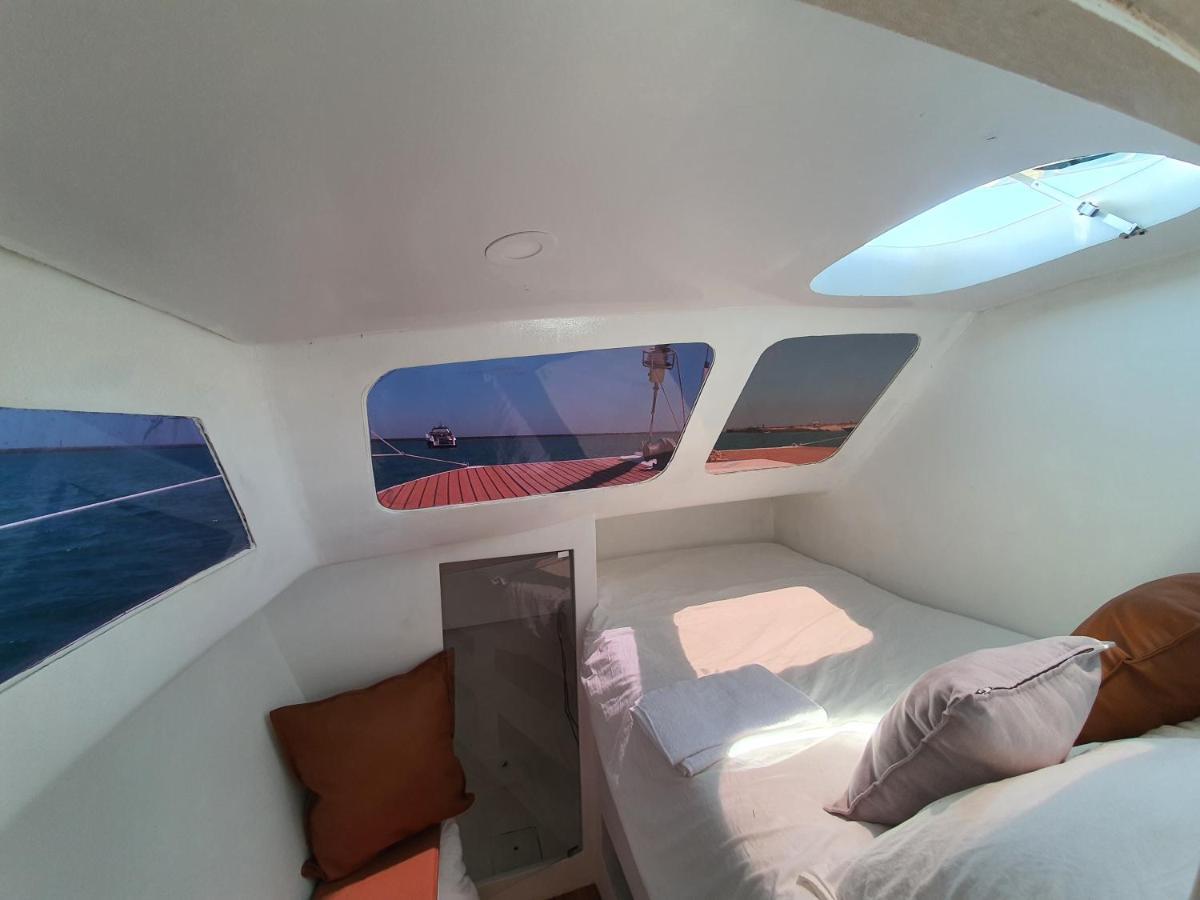 Botel Barco Casa Catamara Sleepandboat Faro