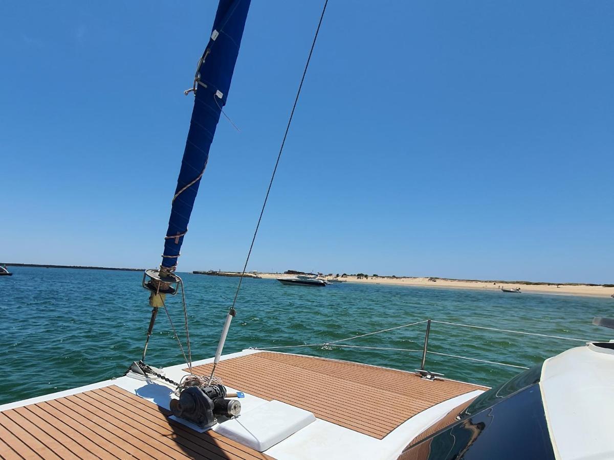 Barco Casa Catamara Sleepandboat Botel *