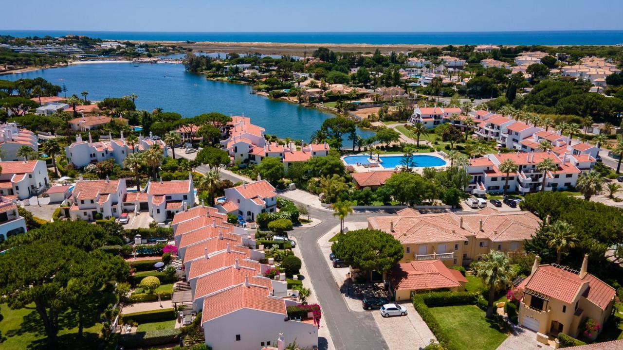 3 Bed Lakeside Village Quinta Do Faro