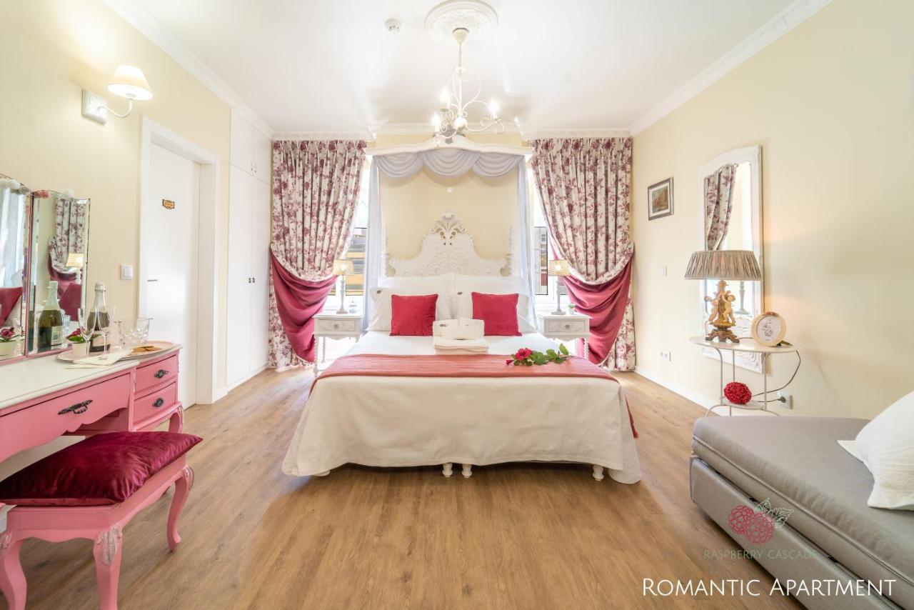 7 Styles By Raspberry Cascade Apartment