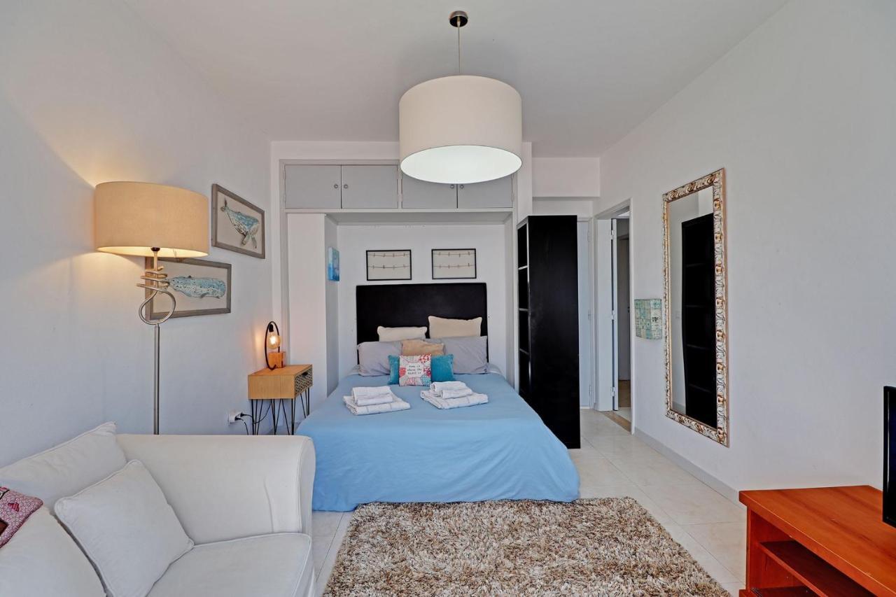 Airport Flats By Homing *