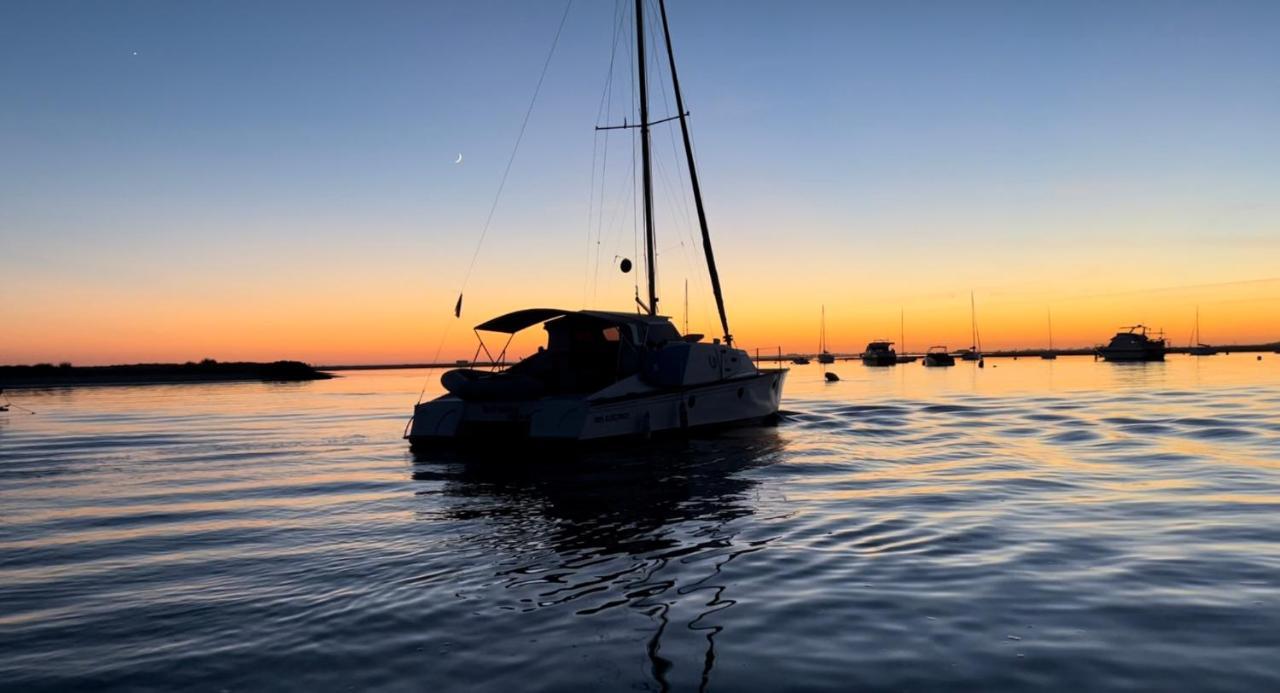 Barco Casa Catamara Sleepandboat *