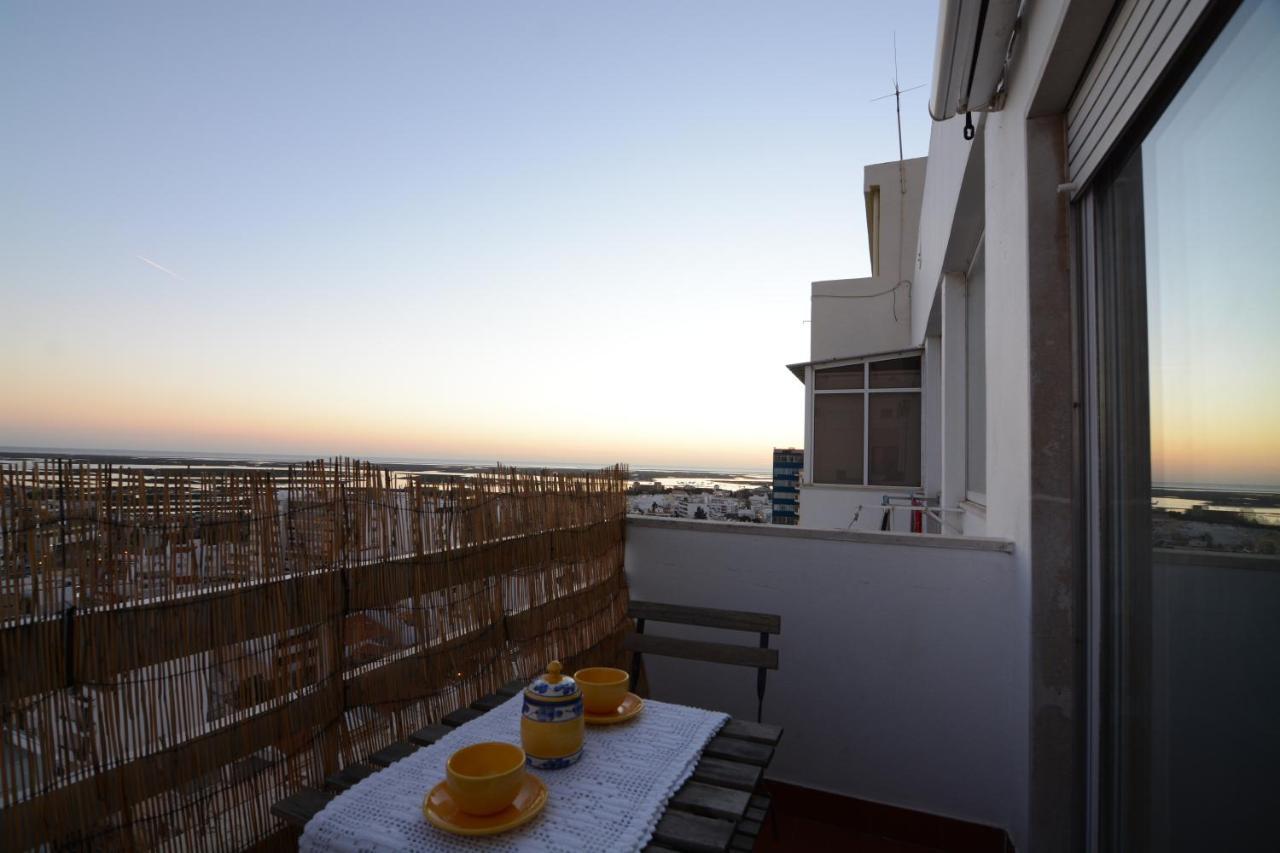 Wonderful View In The Center Apartment