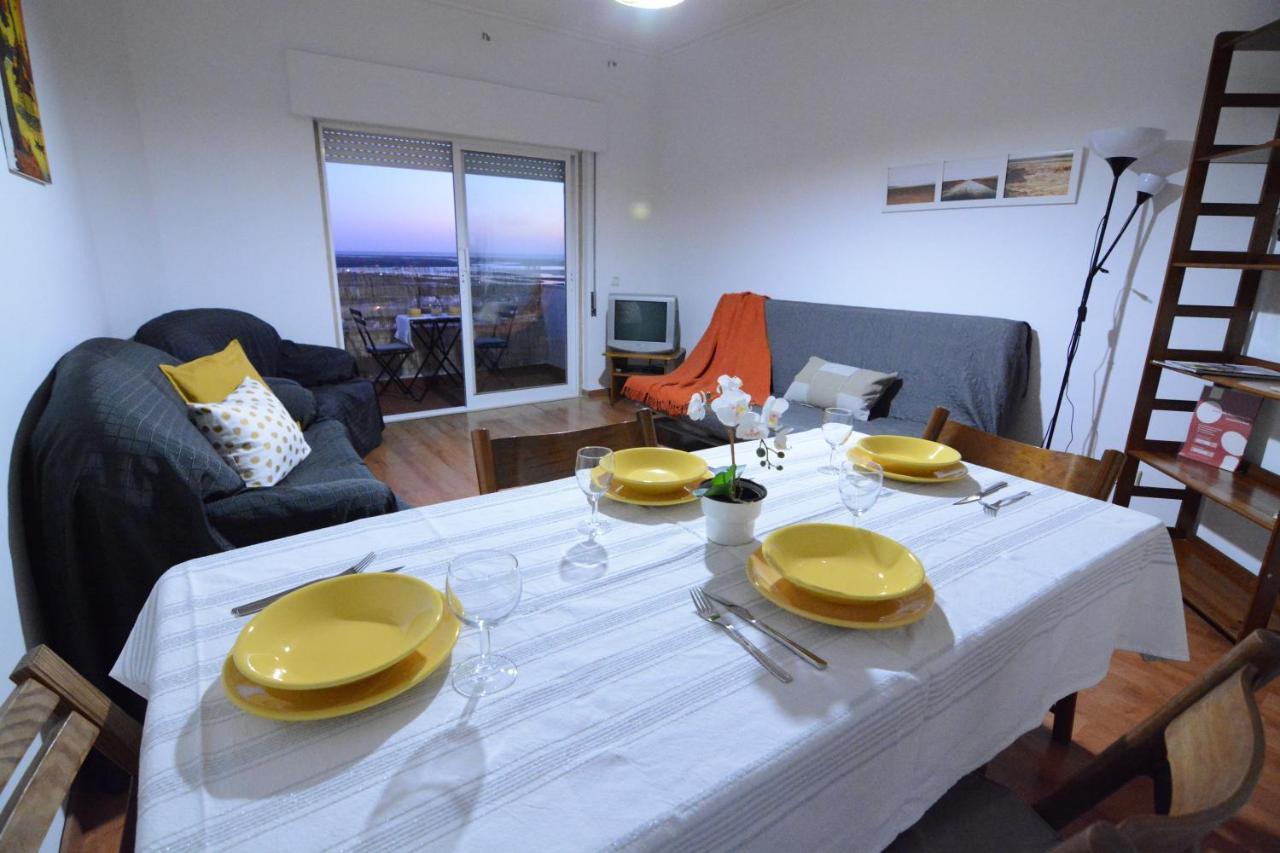 Wonderful View In The Center Apartment