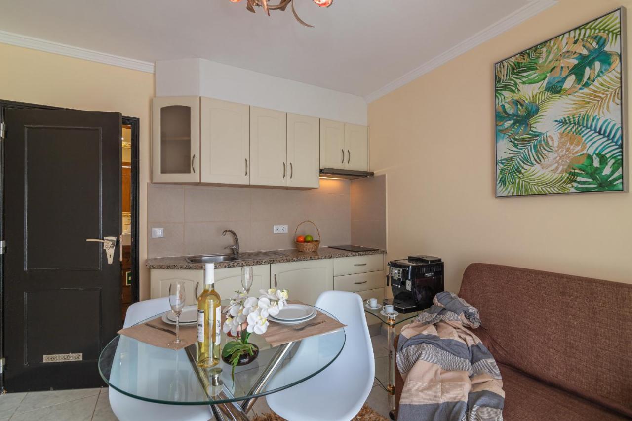 Airport Flats By Homing Faro