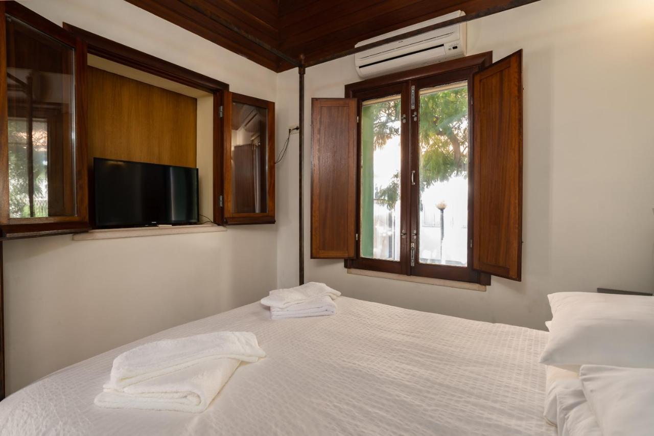 In Elite Residential Area Of Villa *
