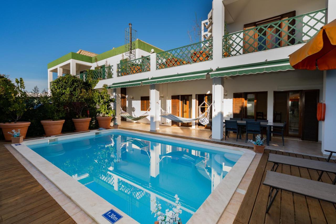 In Elite Residential Area Of Villa *
