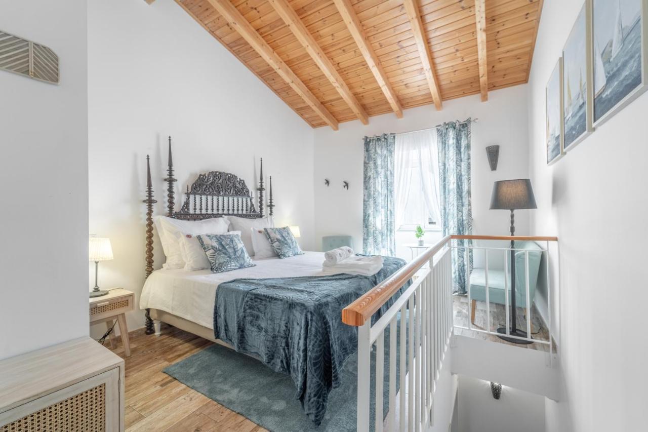 Apartment Main Street By Raspberry Cascade