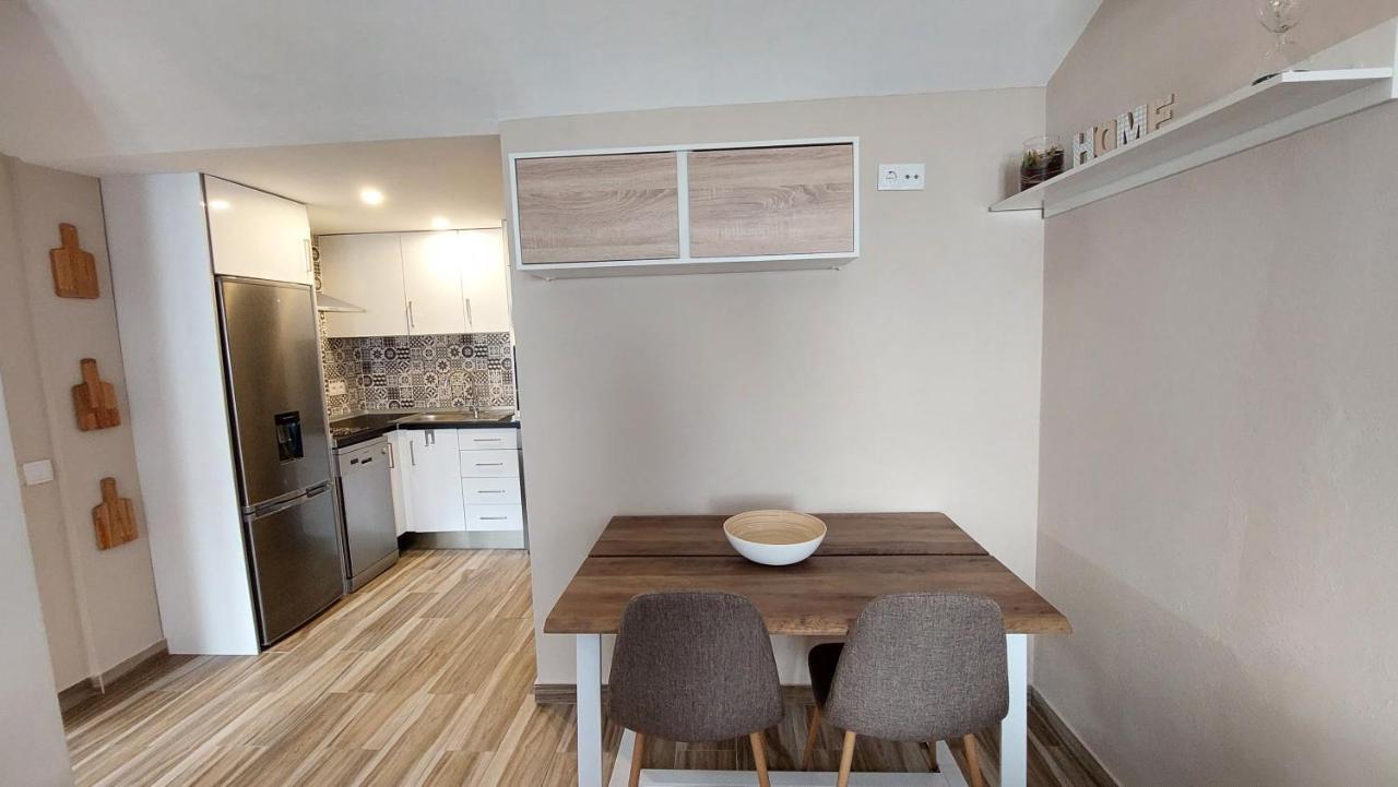 Airport House Holiday home *