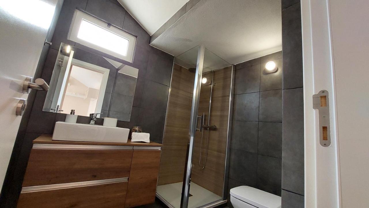 Holiday home Airport House