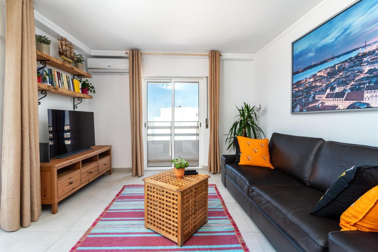 Apartment Center Stunning View *