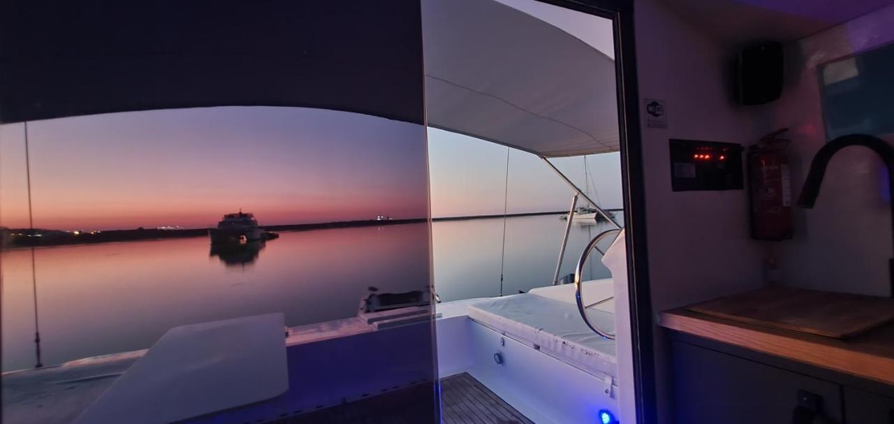 Barco Casa Catamara Sleepandboat