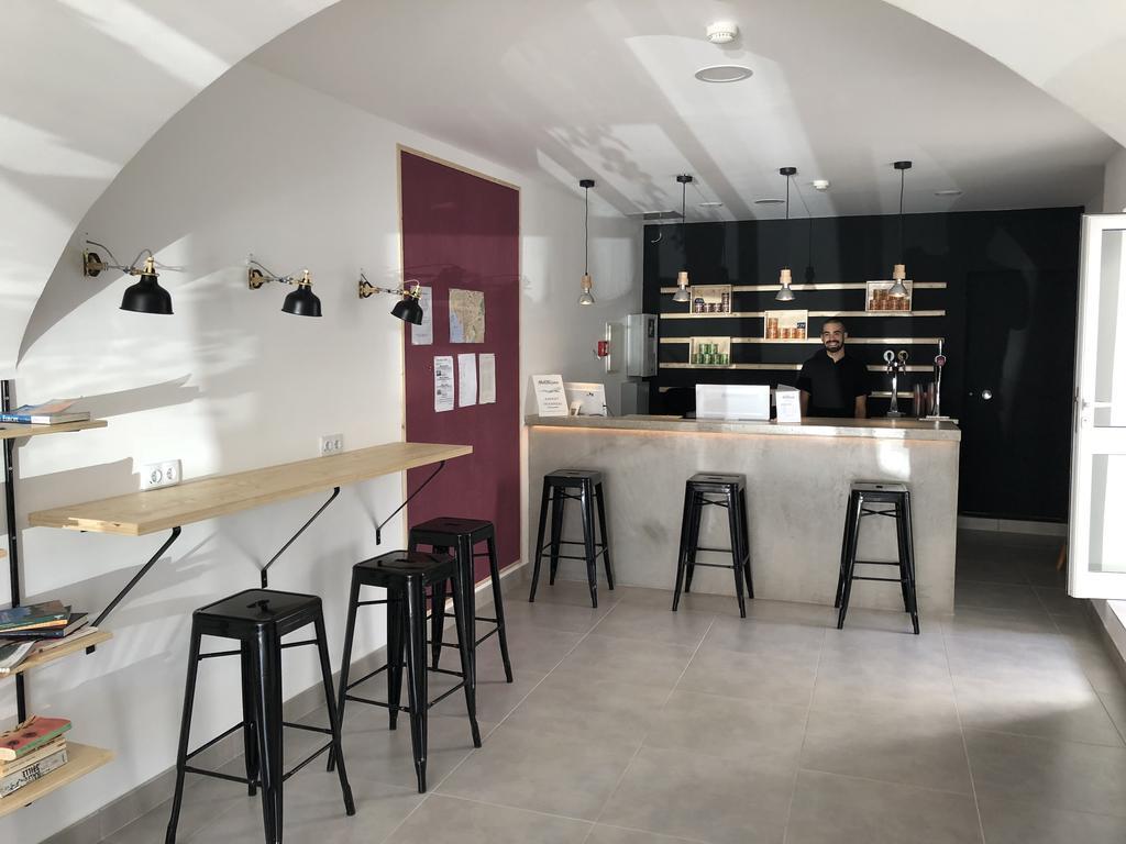 Hostellicious Hostel *