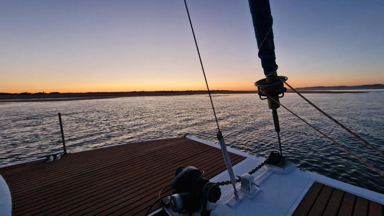 Barco Casa Catamara Sleepandboat Botel