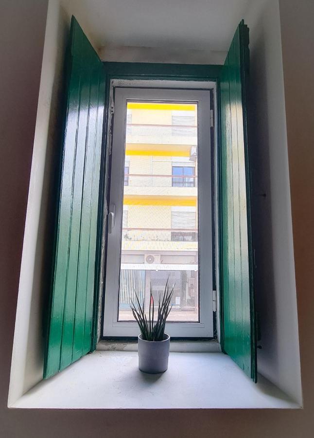Mezzanine 4 *