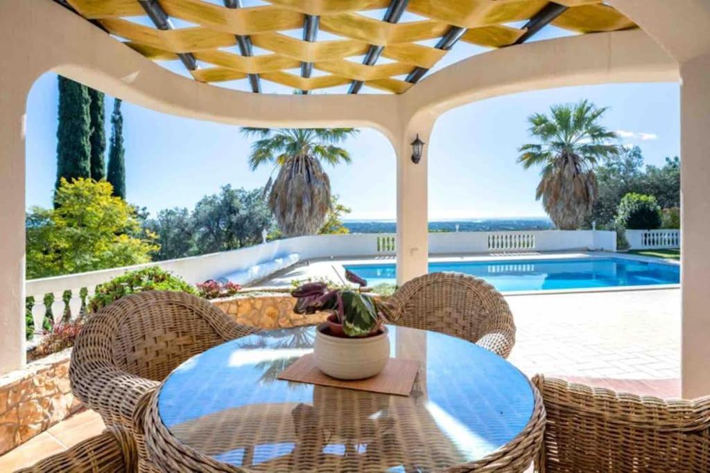 Villa Lucie Vue Avec Piscine Privee En Algarve..