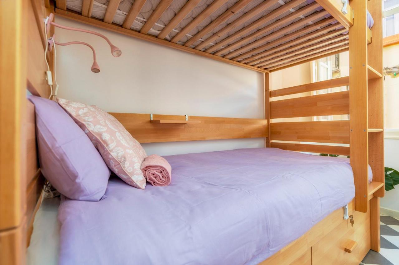 Female Hostel Faro