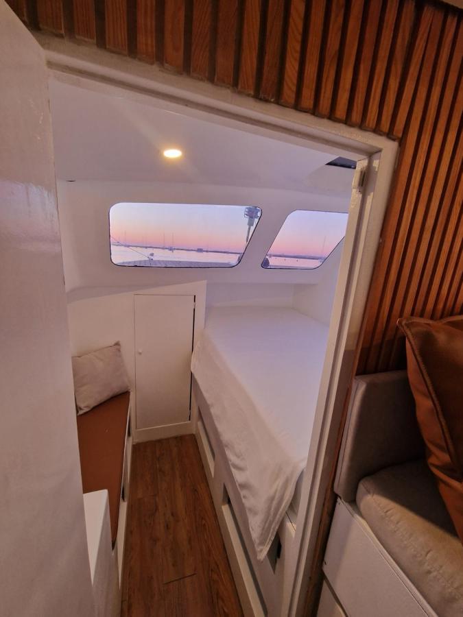 Barco Casa Catamara Sleepandboat *