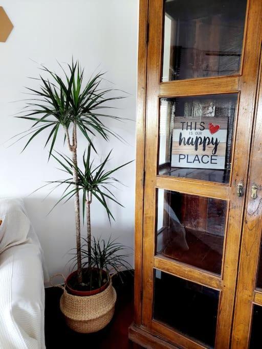 Charming Avenue Apartment *