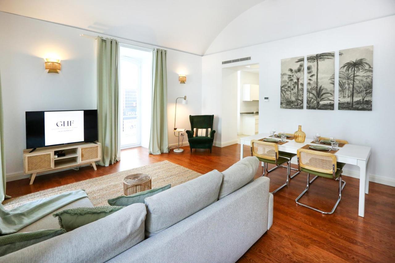 Coast Guard Apartment *