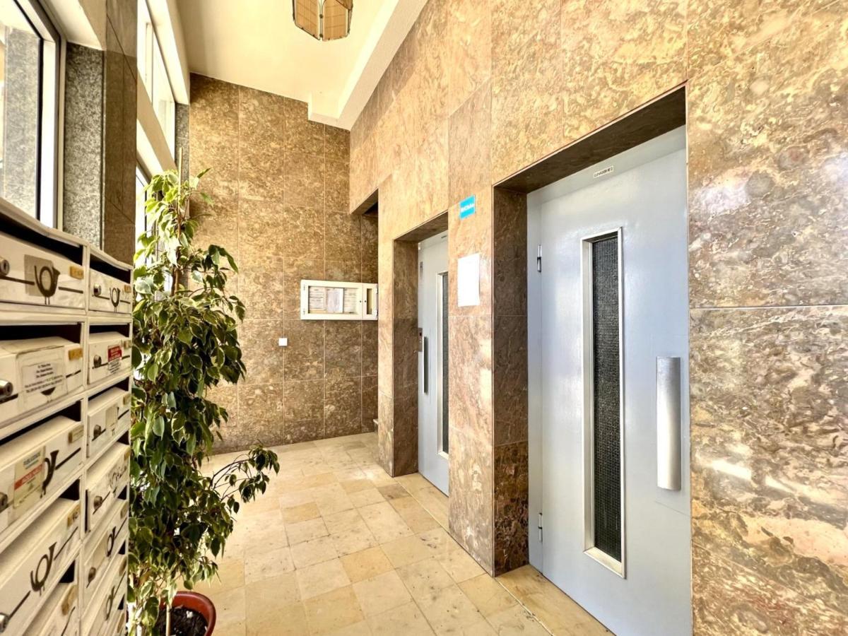 Deluxe By Homing Apartment