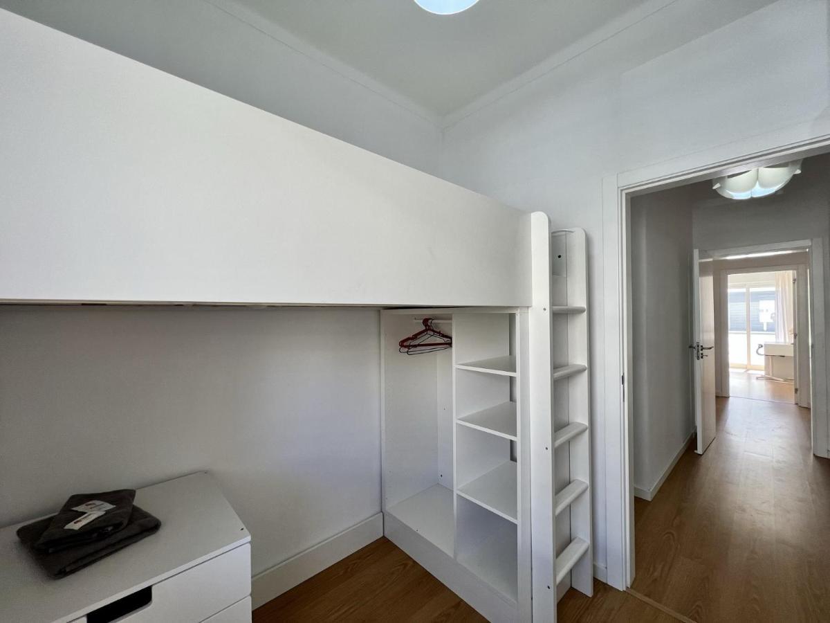 Apartment Sunlight By Homing Faro