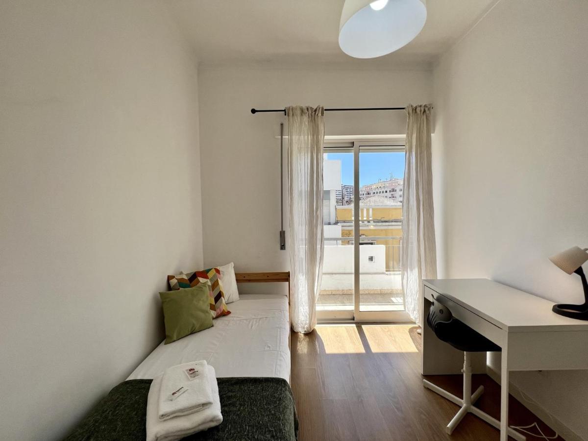 Apartment Sunlight By Homing Faro
