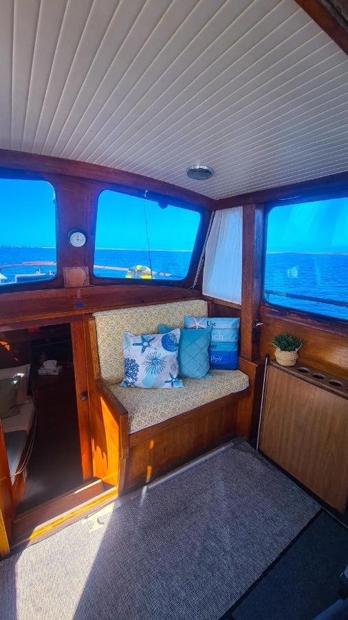 Piam - Boat House Botel *