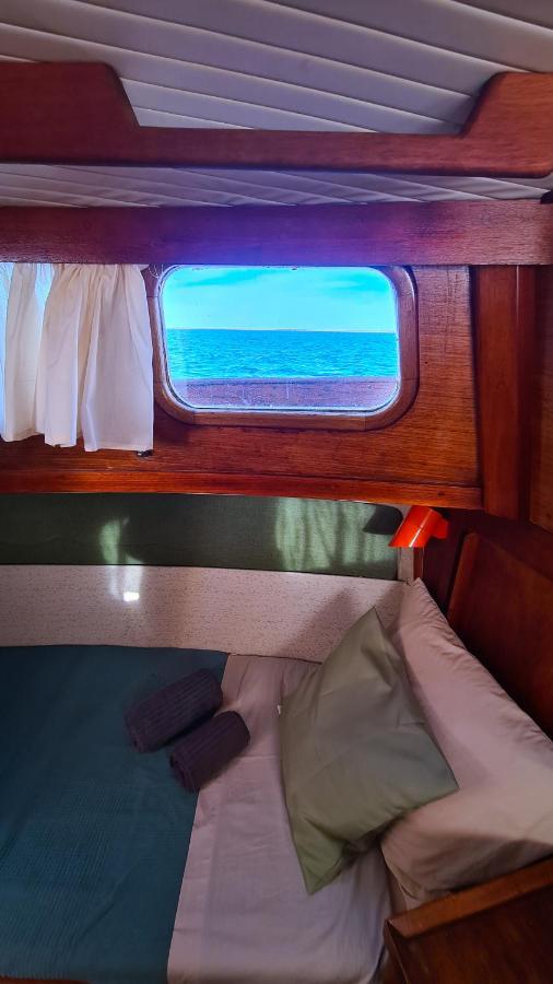 Piam - Boat House Botel Faro