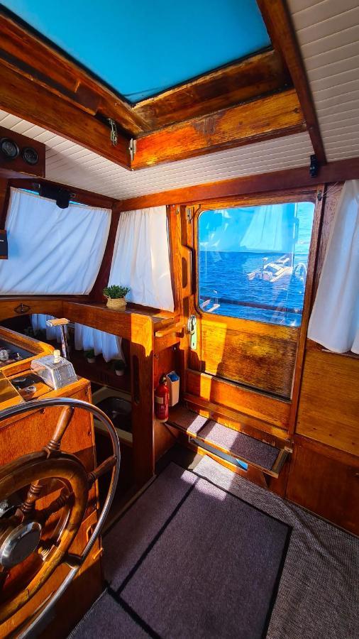 Piam - Boat House Botel Faro