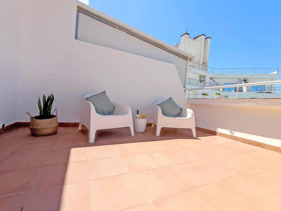 Lovely Terrace Apart. Downtown Apartment