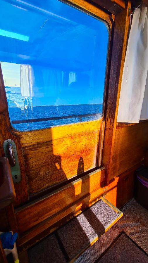 Piam - Boat House Botel Faro