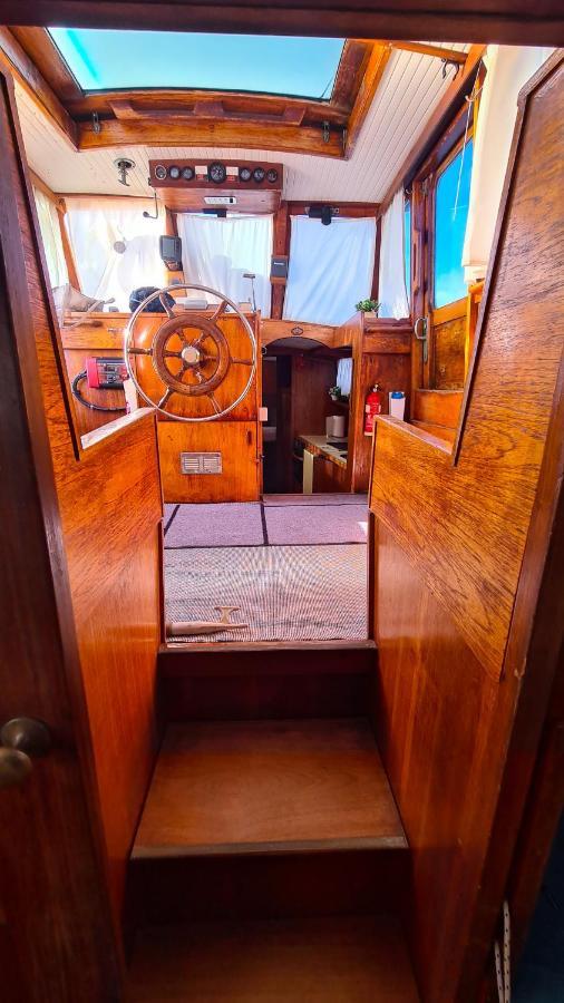 Botel Piam - Boat House