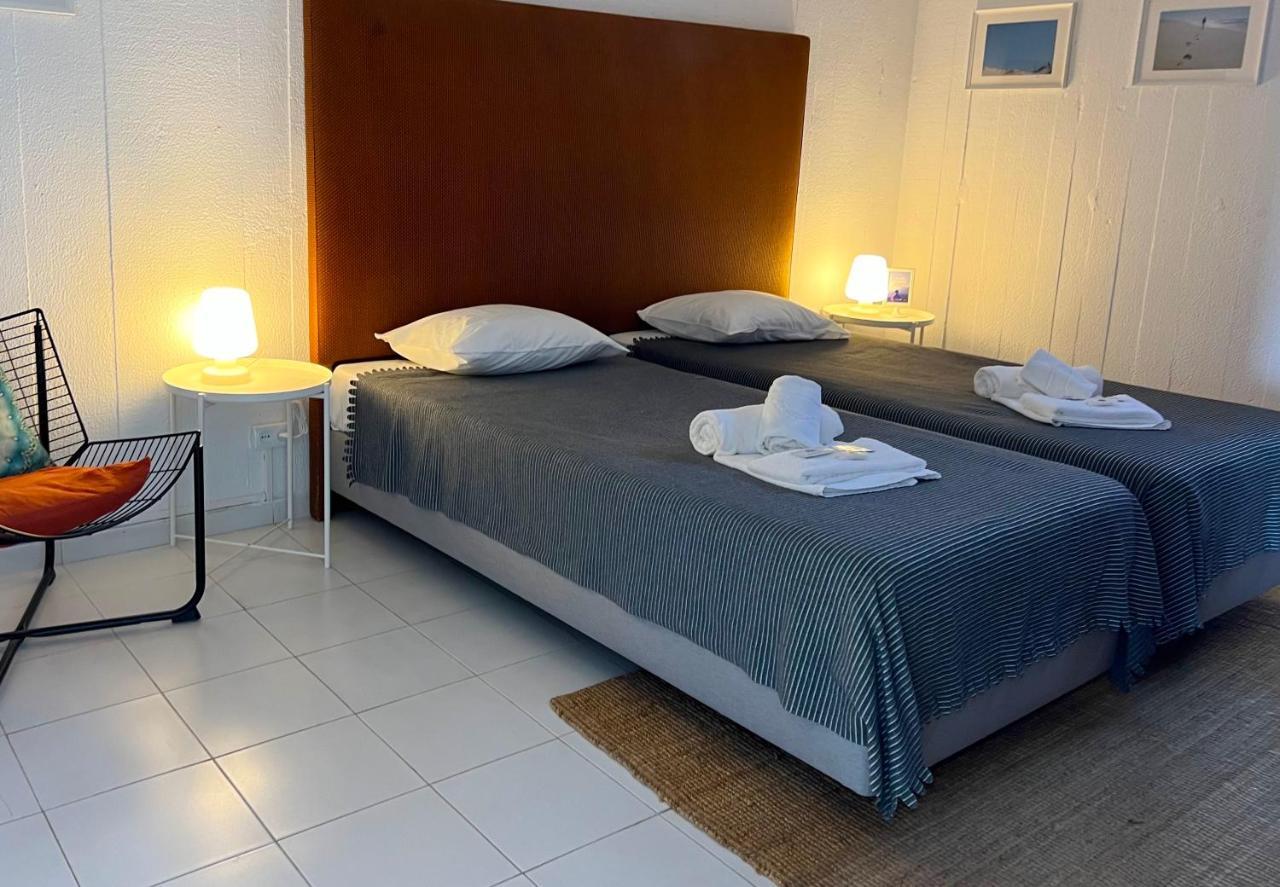 Pine House - Airport, And Center Bed & Breakfast