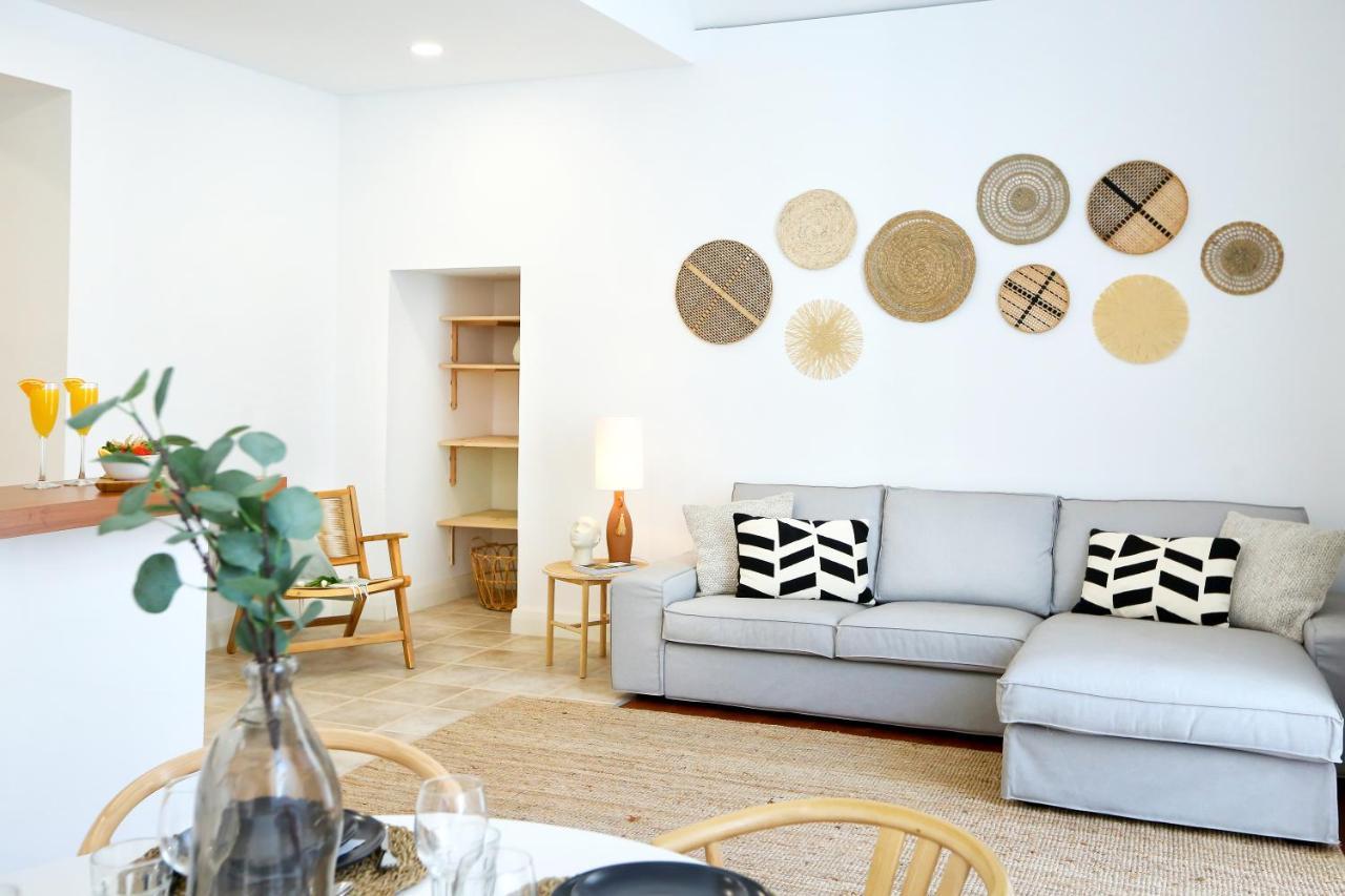 Away From Apartamento