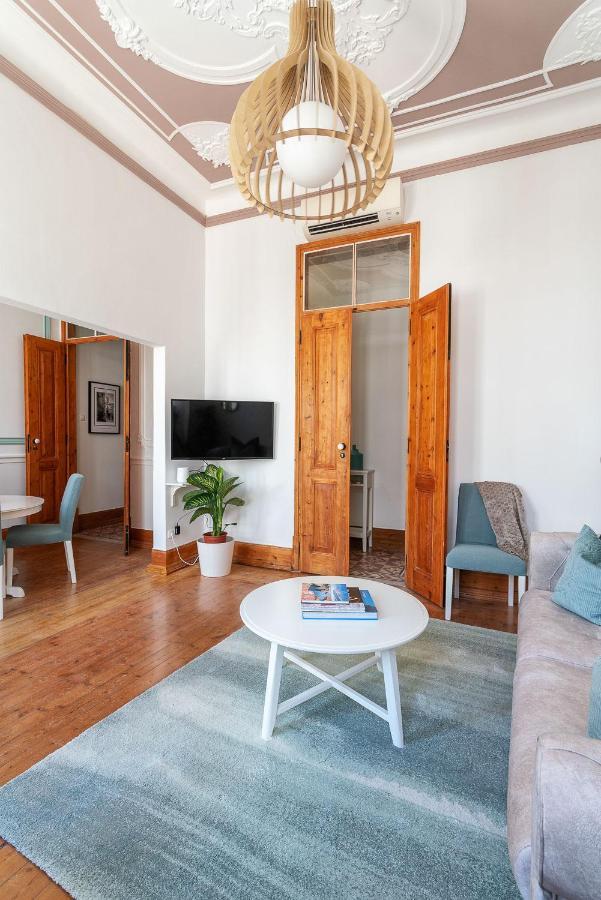Privilege Alianca Da Silva In The Heart Of Apartment