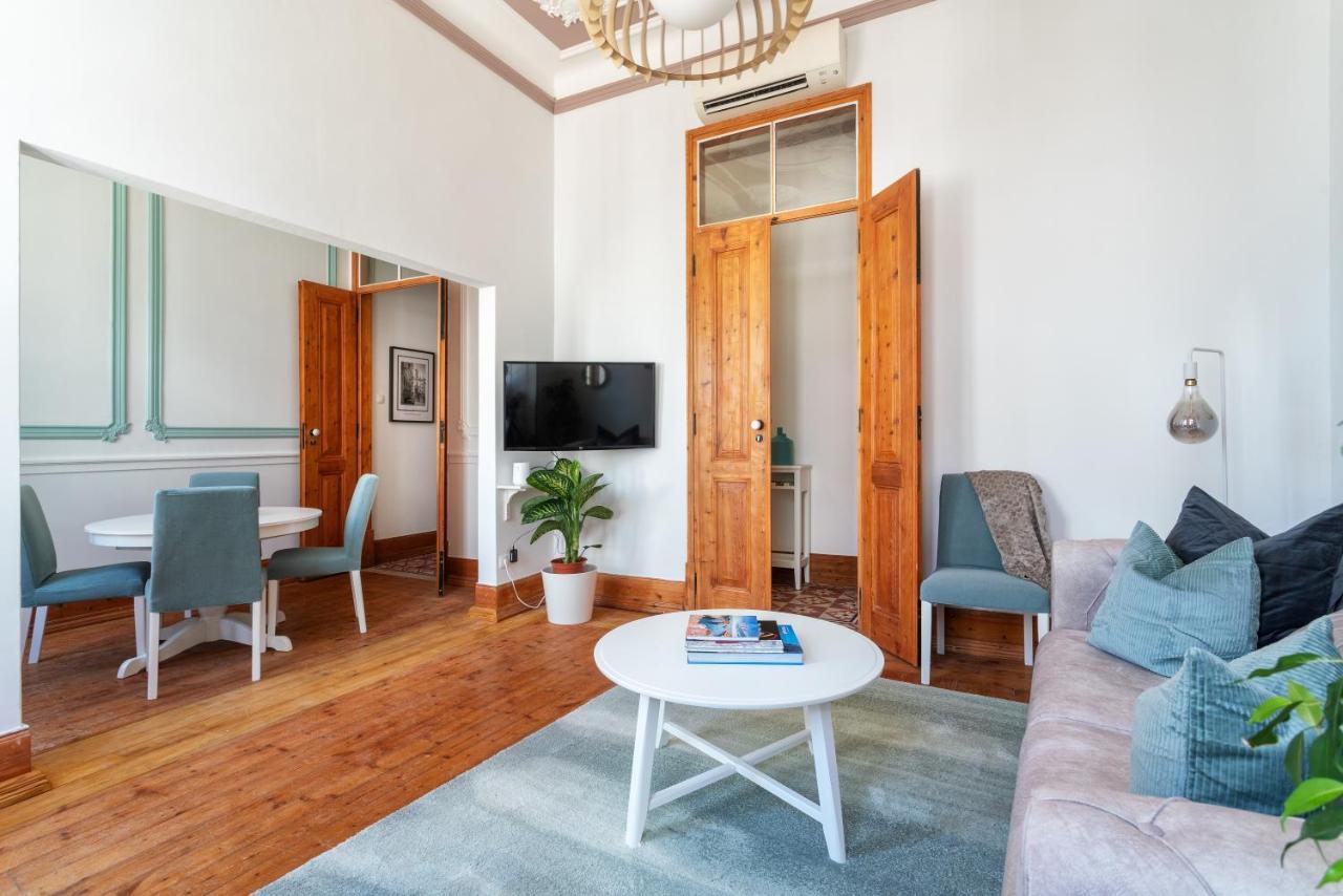 Privilege Alianca Da Silva In The Heart Of Apartment