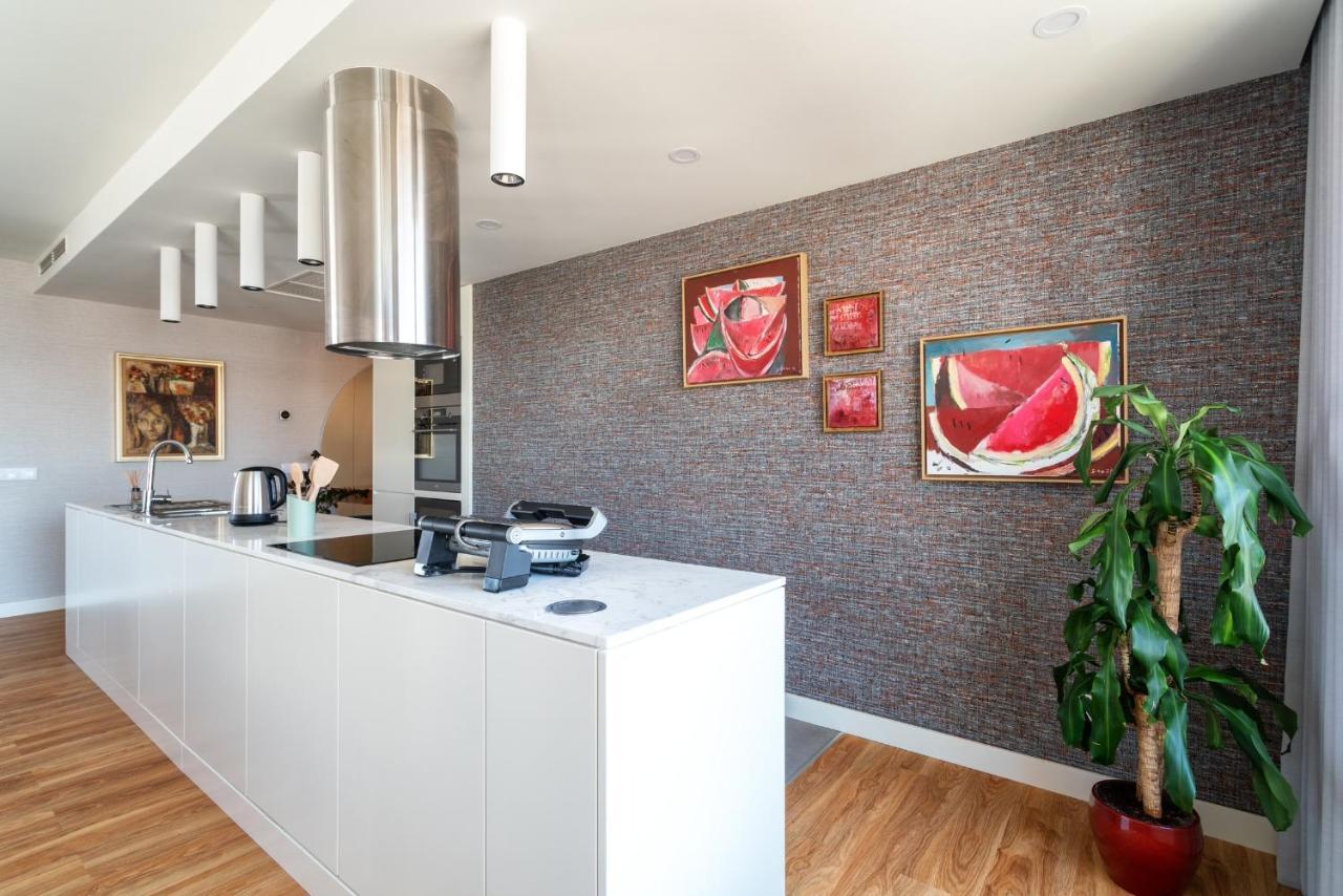 Diamond Downtown Center Apartment
