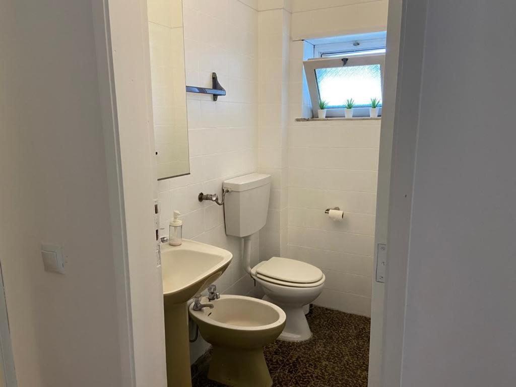 Charming 3 Bedroom In The Centre Of Apartment *