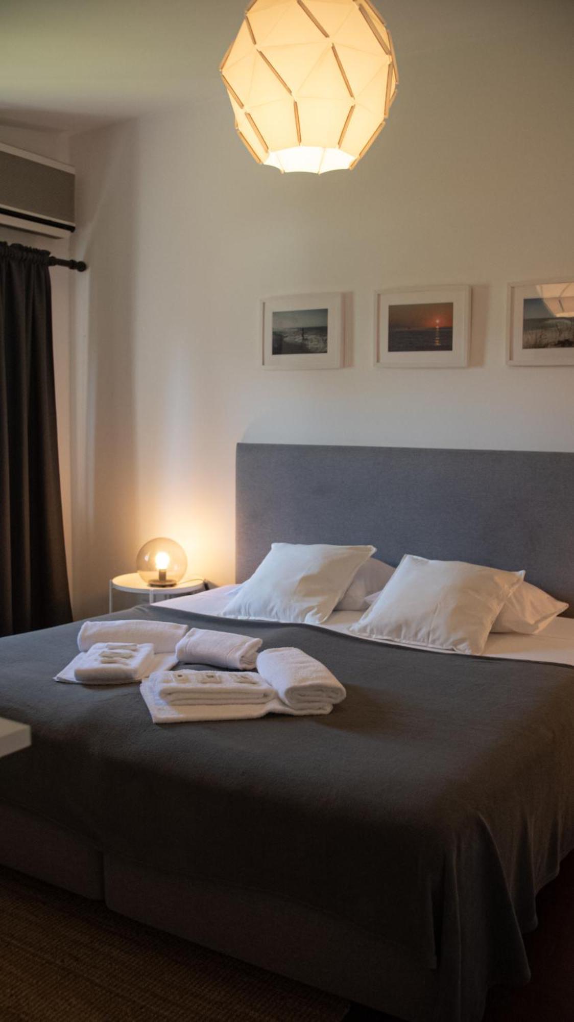 Pine House - Airport, And Center Bed & Breakfast *