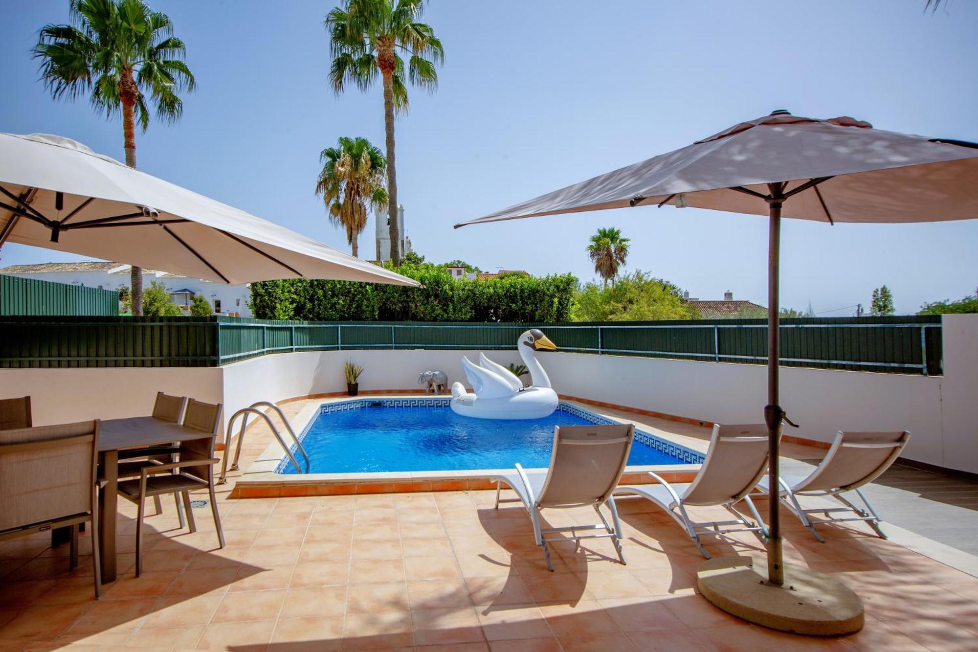 Spacious House With Pool *