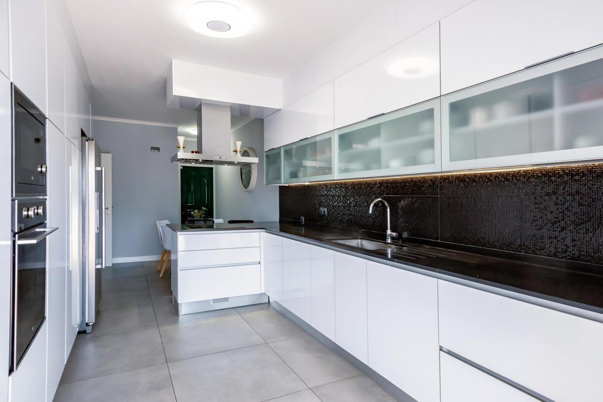 Spacious House With Pool Holiday home *