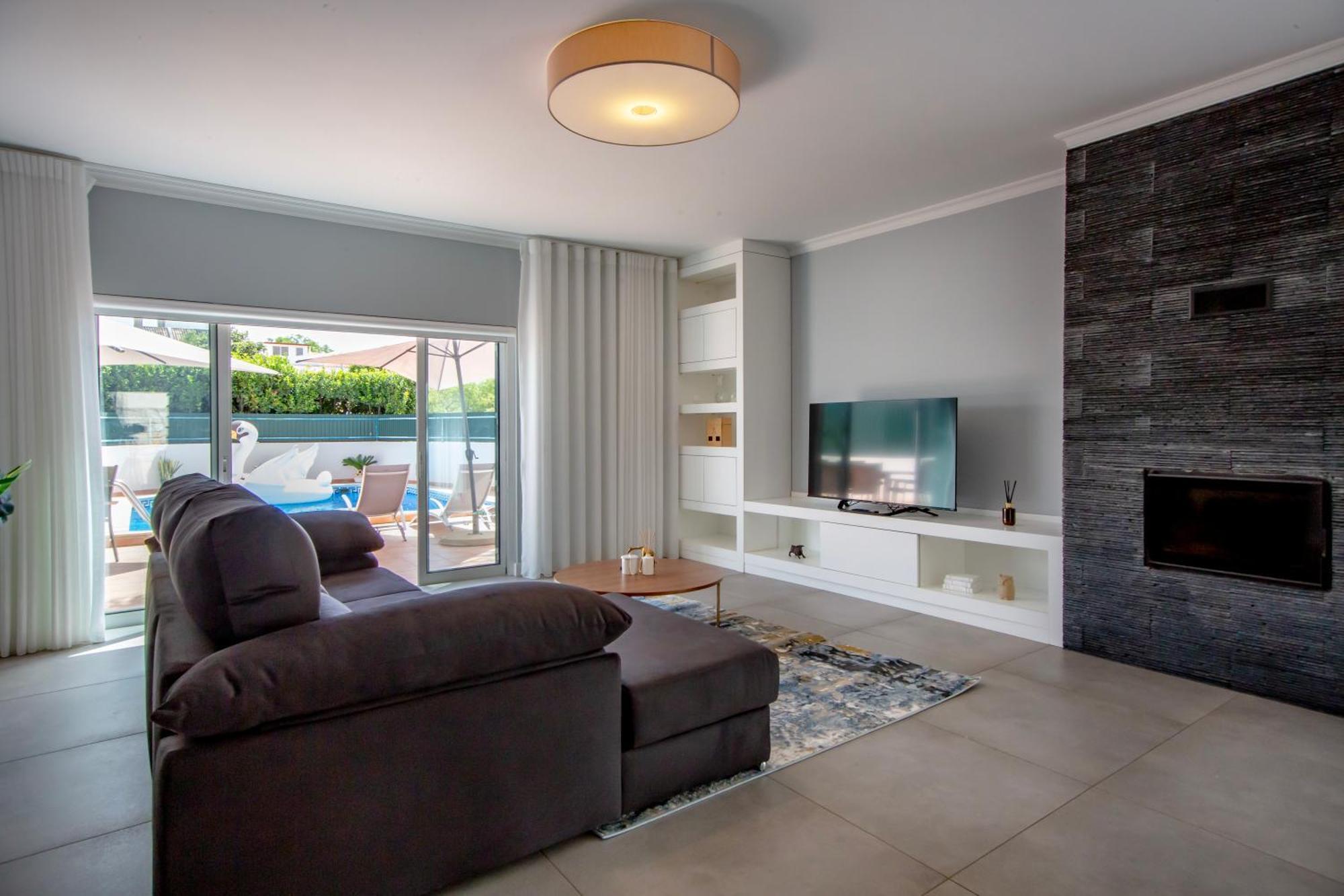 Spacious House With Pool Holiday home Faro