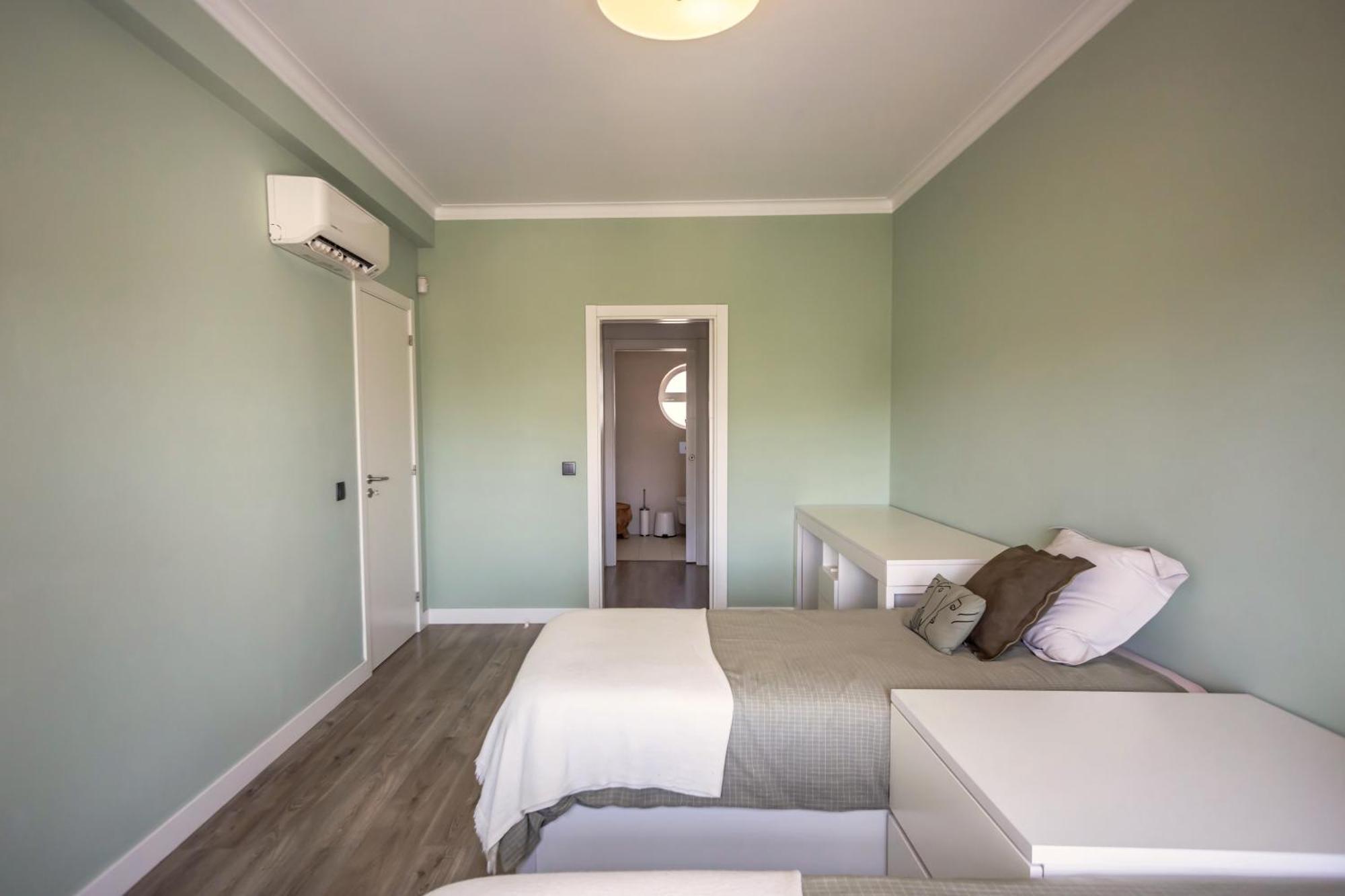 Spacious House With Pool Holiday home Faro