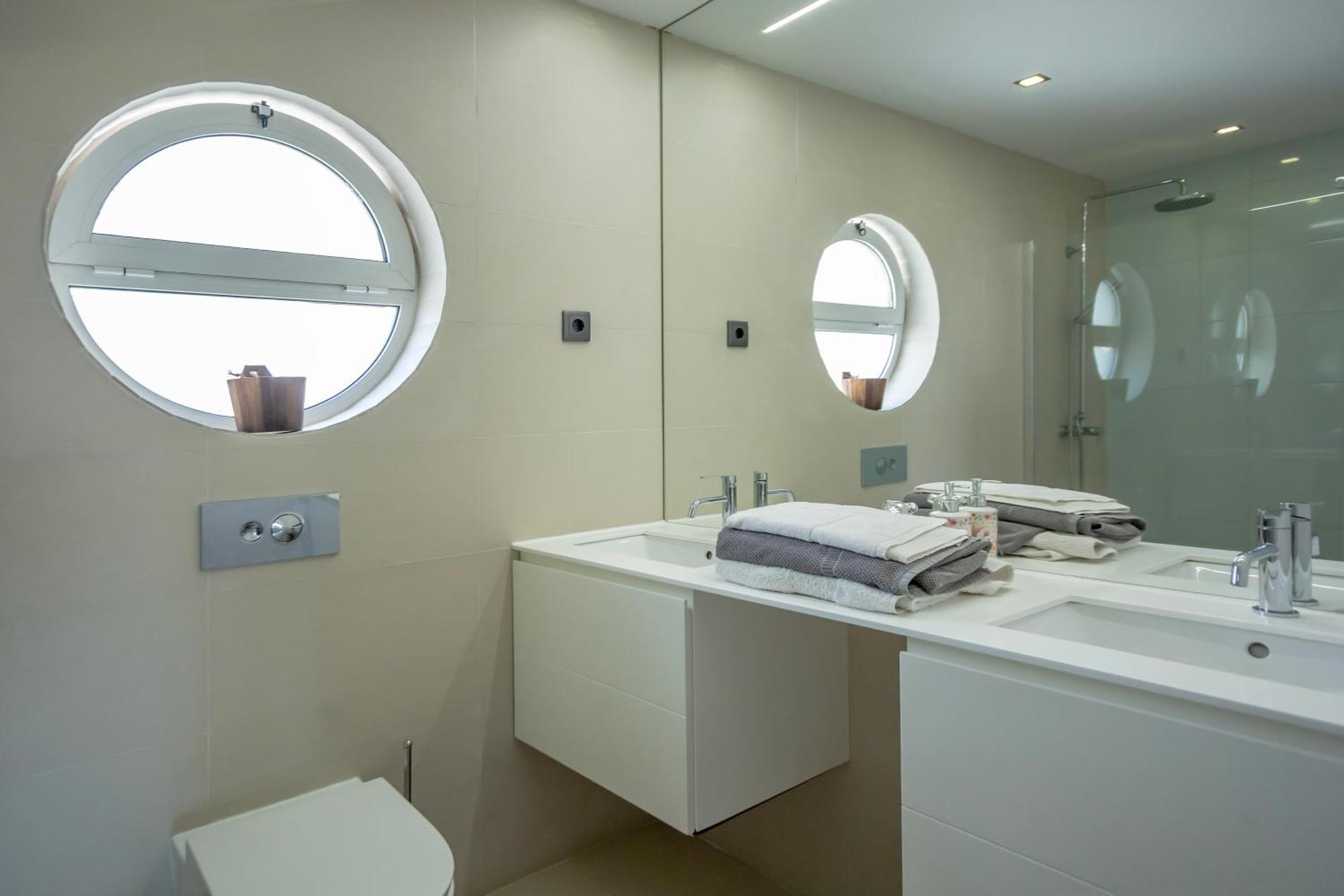 Spacious House With Pool Holiday home
