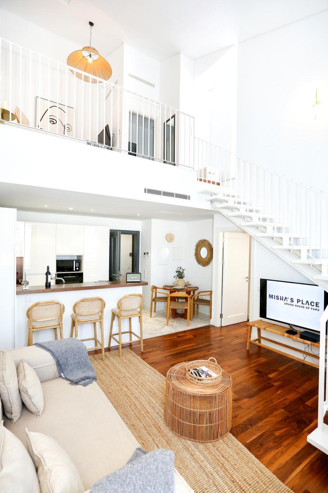Vacation Time Apartment *