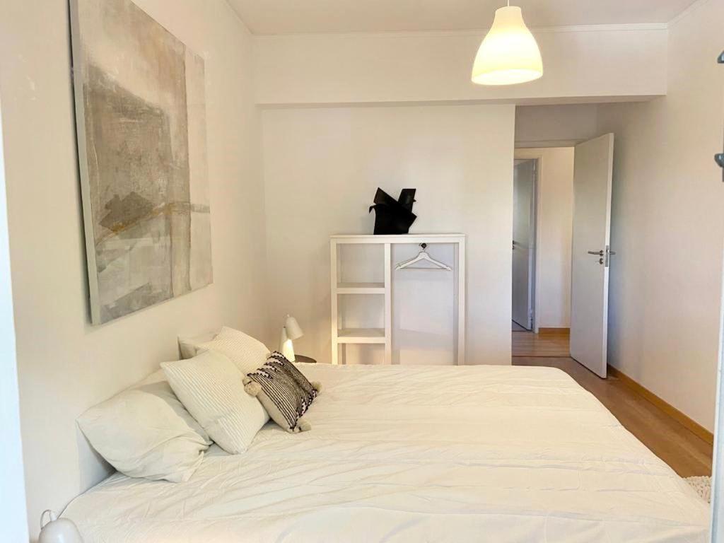 Charming 3 Bedroom In The Centre Of Apartment *