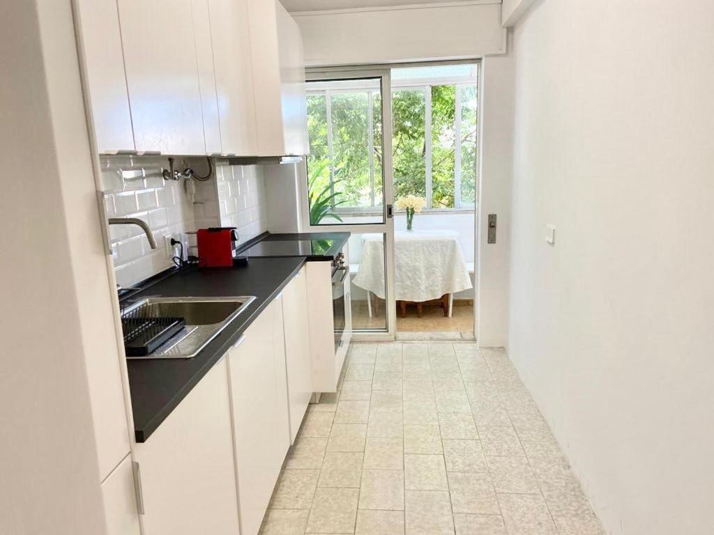 Charming 3 Bedroom In The Centre Of Apartment