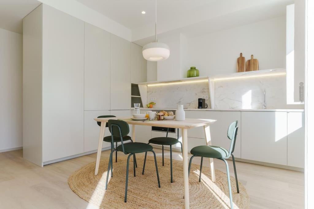 Modern & Bright Mercado 12 Apartment